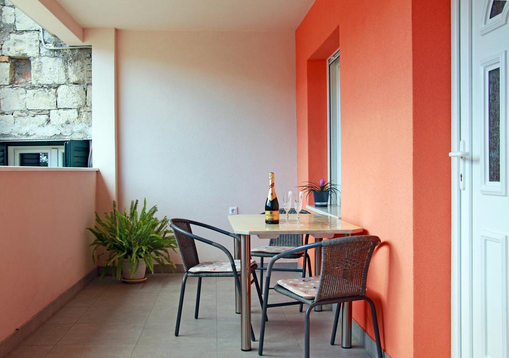 Apartment Ljubica Kastel Gomilica Kastela Luaran gambar